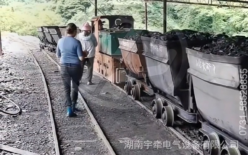 5噸防爆湘潭電機車現場運行視頻